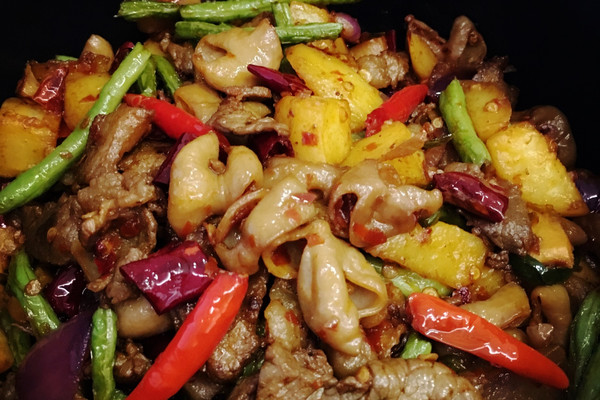 干锅肥肠牛肉