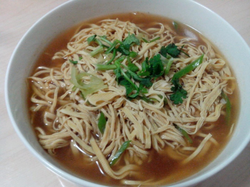 浓汤宝炖干豆腐丝