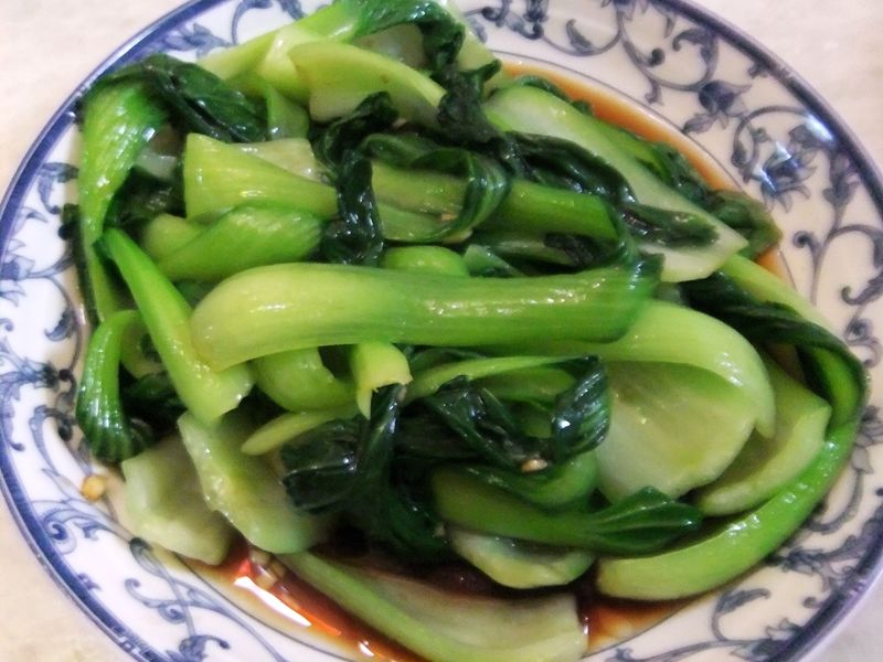 韭菜鸡蛋煎饼 水煮肉片 白灼上海青 蚝油生菜  凉拌黑木耳 青椒肉丝