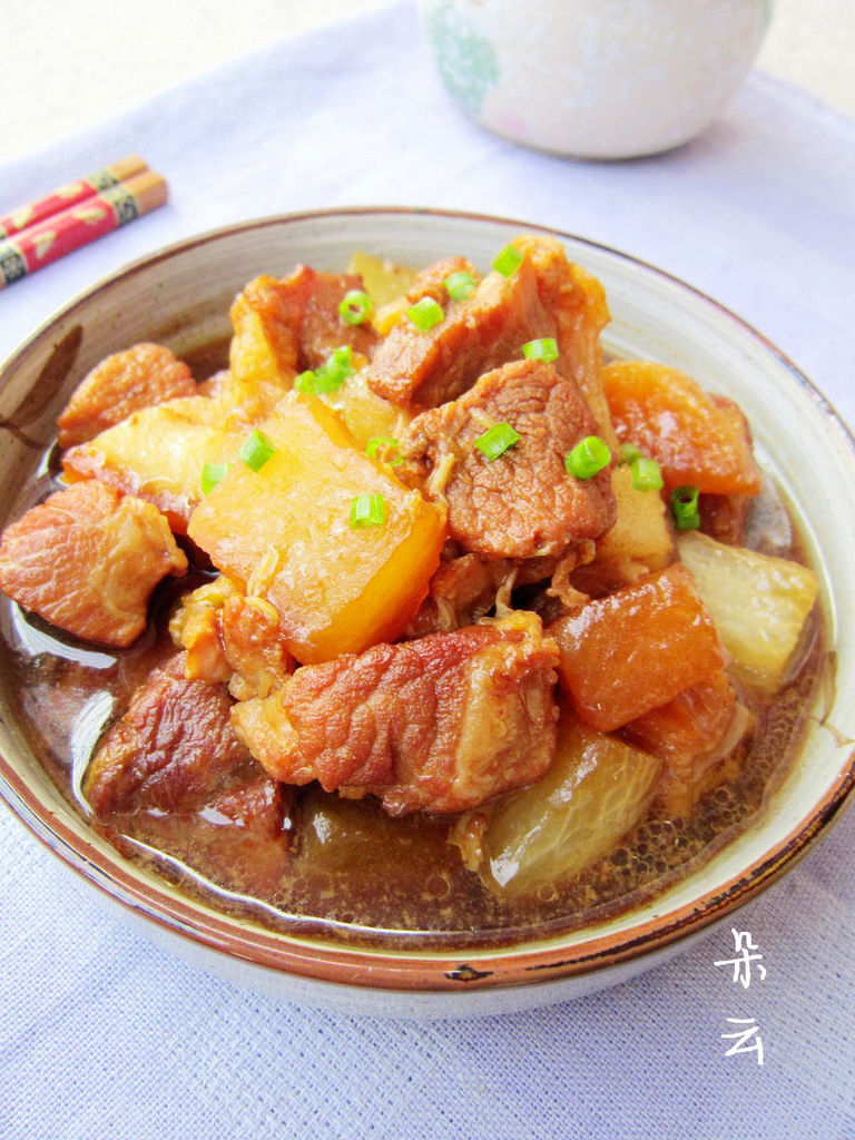 猪肉炖萝卜