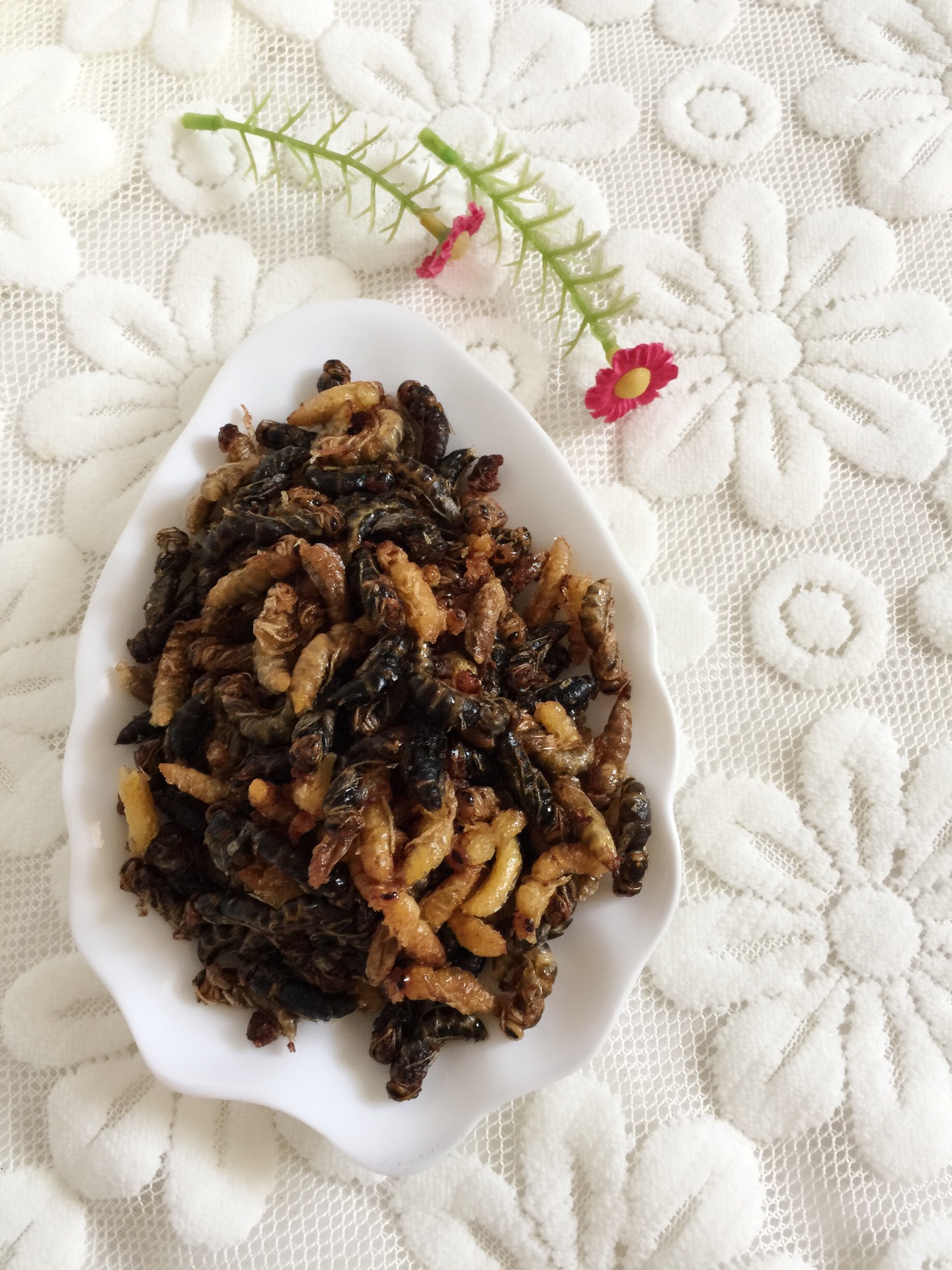 蜂蛹的正确做法，特色客家美食：酥脆椒盐蜂蛹的家常制作教程 - 知乎