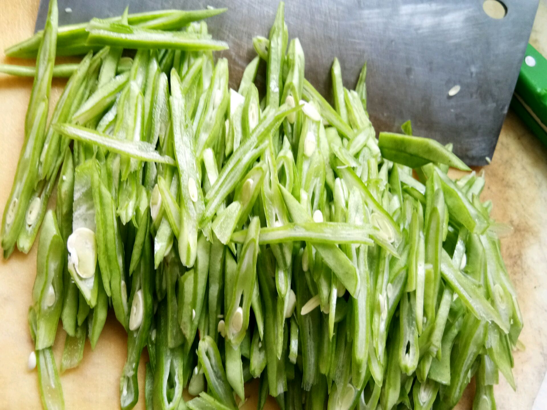 青椒梅豆角的做法