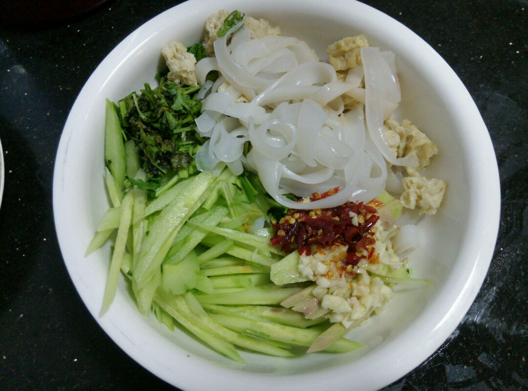 自制陕西凉皮(不断不裂好筋道凉皮制作要点)