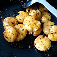 橄欖油香煎小土豆的做法圖解10