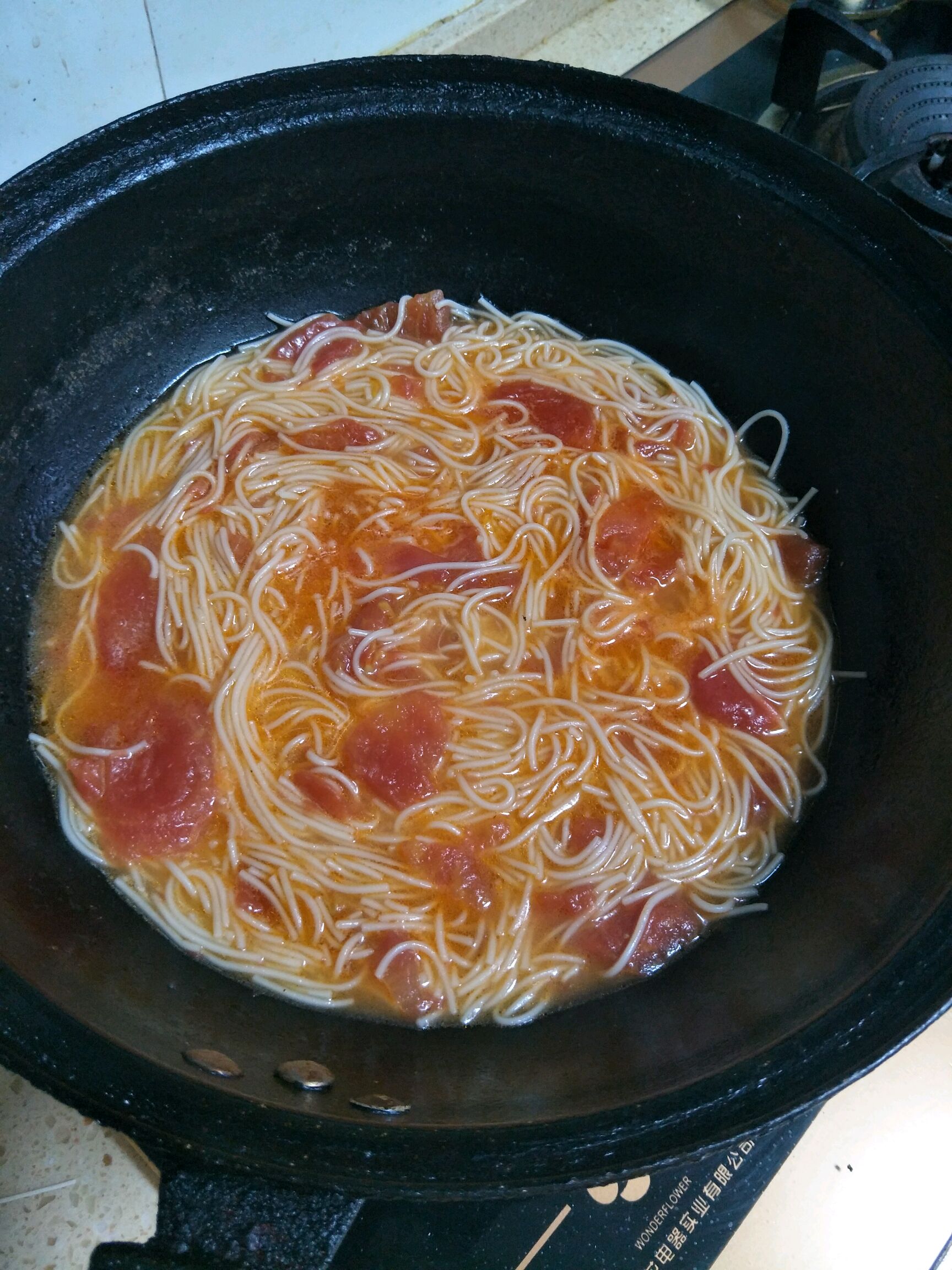 西红柿煮面条