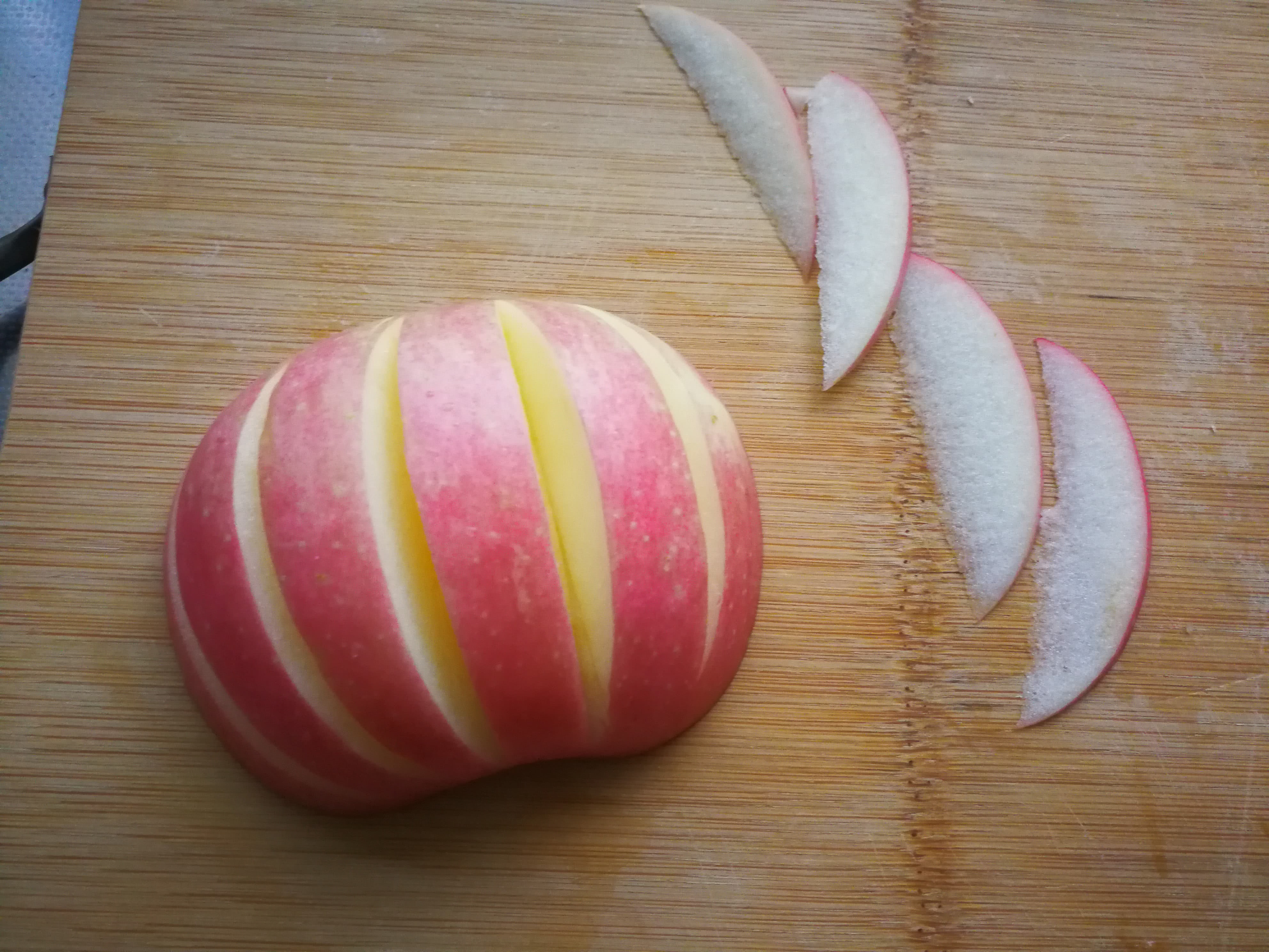 陈策小朋友的苹果天鹅制作教程 超级漂亮水果拼盘图片 肉丁儿童网