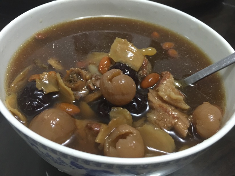 高丽参炖猪骨汤