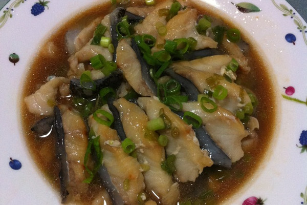 简易版蒸海参斑鱼的做法