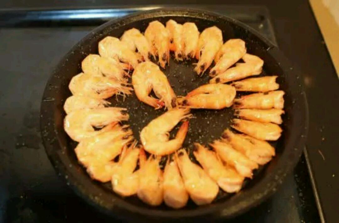 蒜蓉铁板虾的做法图解3