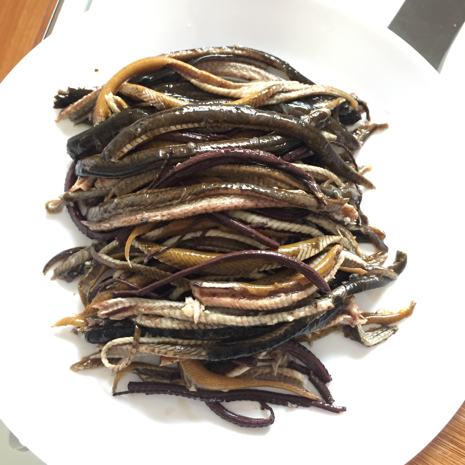 软兜长鱼黄鳝丝教你怎样划鳝丝