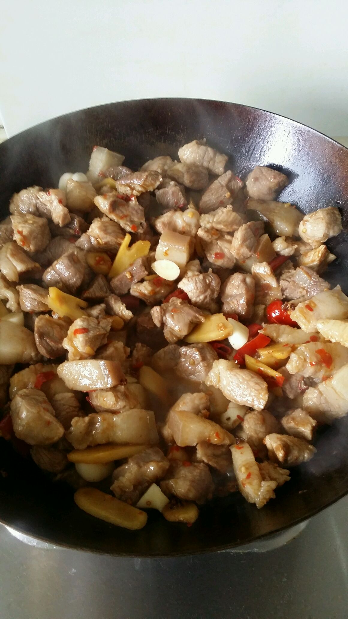 清炒蒜,泡椒泡姜,图片,豆瓣酱翻炒.倒入红豆角花椒图片