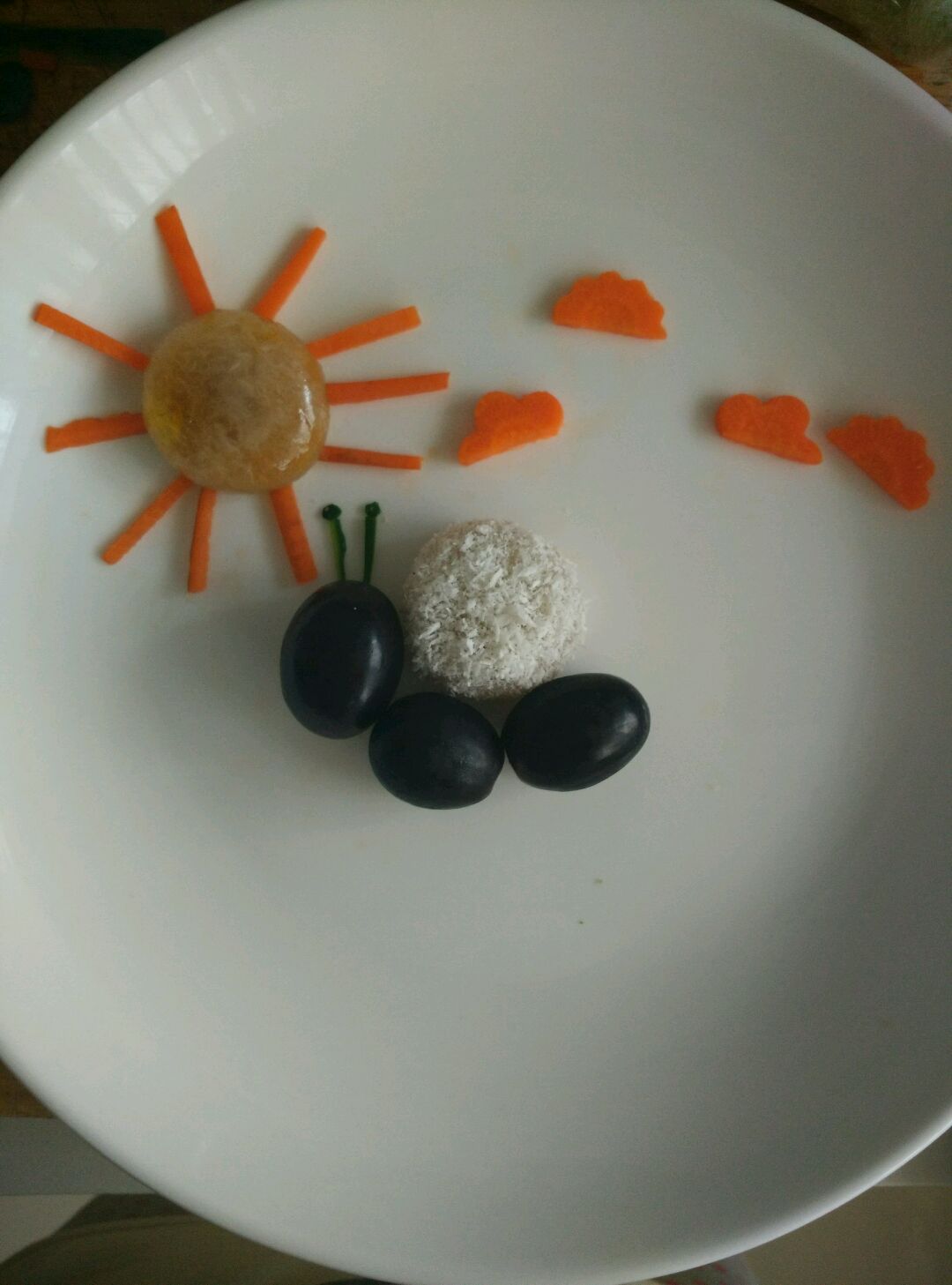 蜜蜂v蜜蜂gucci两只蚂蚁图片