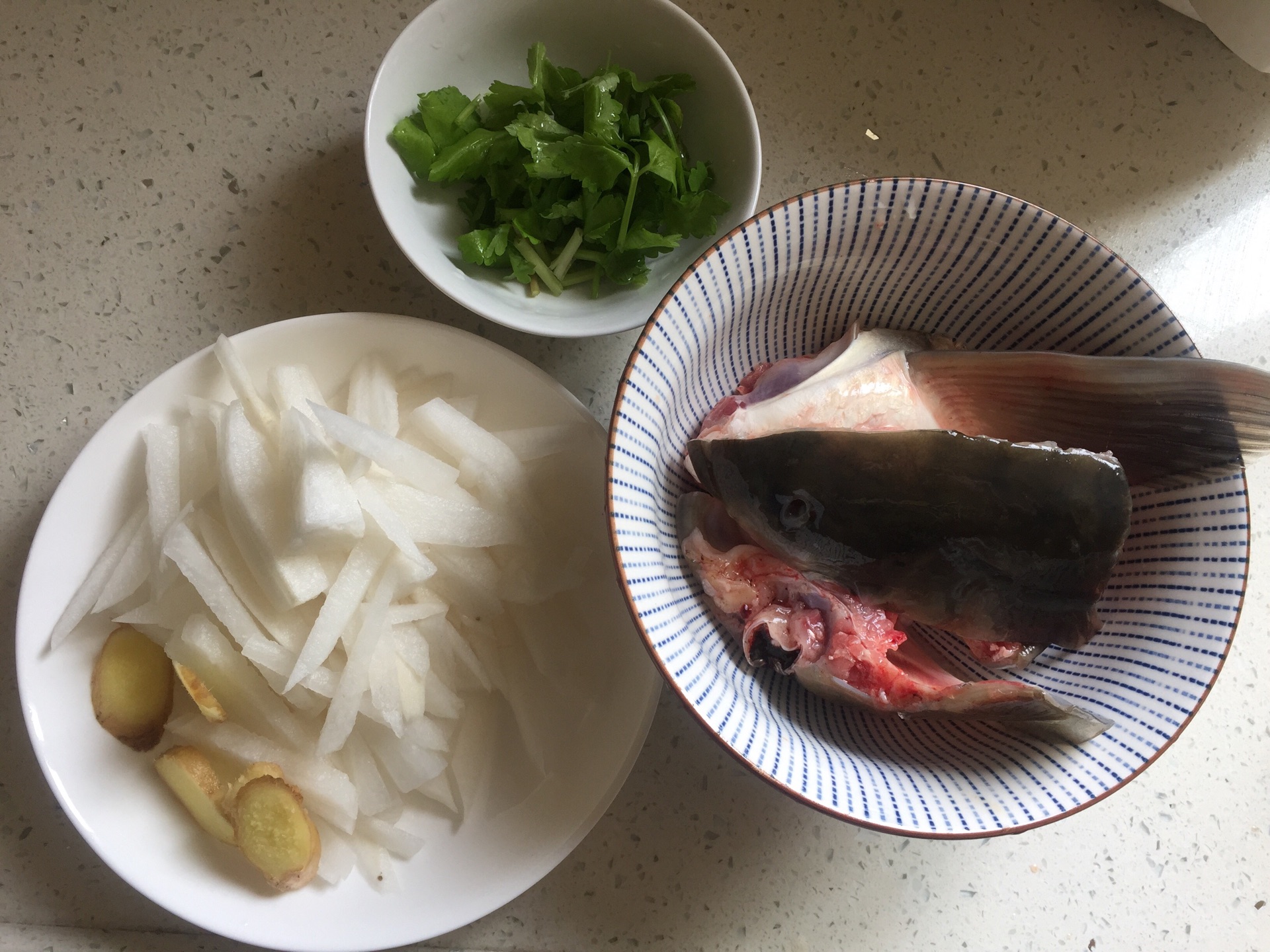 大头鱼炖豆腐怎么做_大头鱼炖豆腐的做法_辰辰妈dg_豆果美食