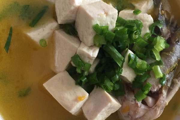 酸汤活嘎鱼炖豆腐
