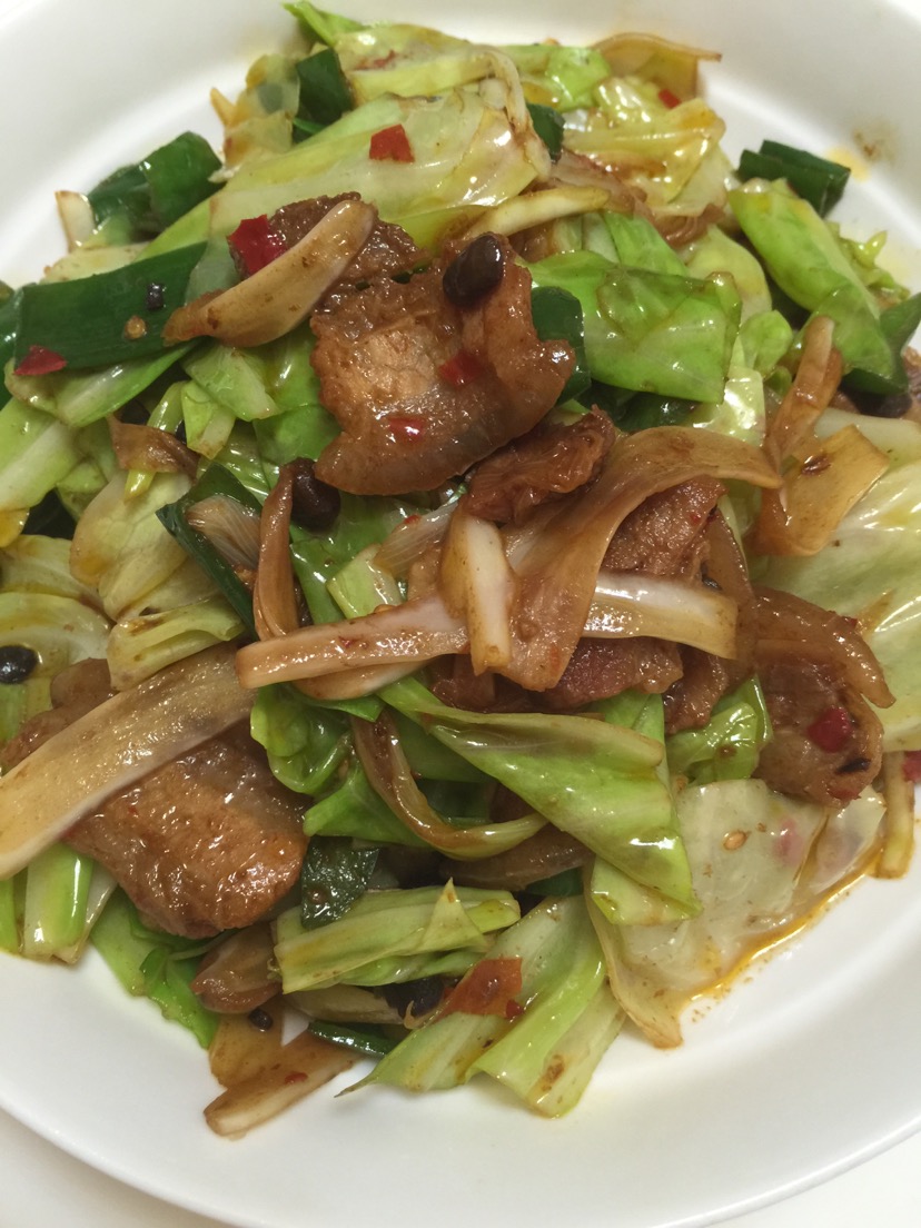青椒莲白回锅肉