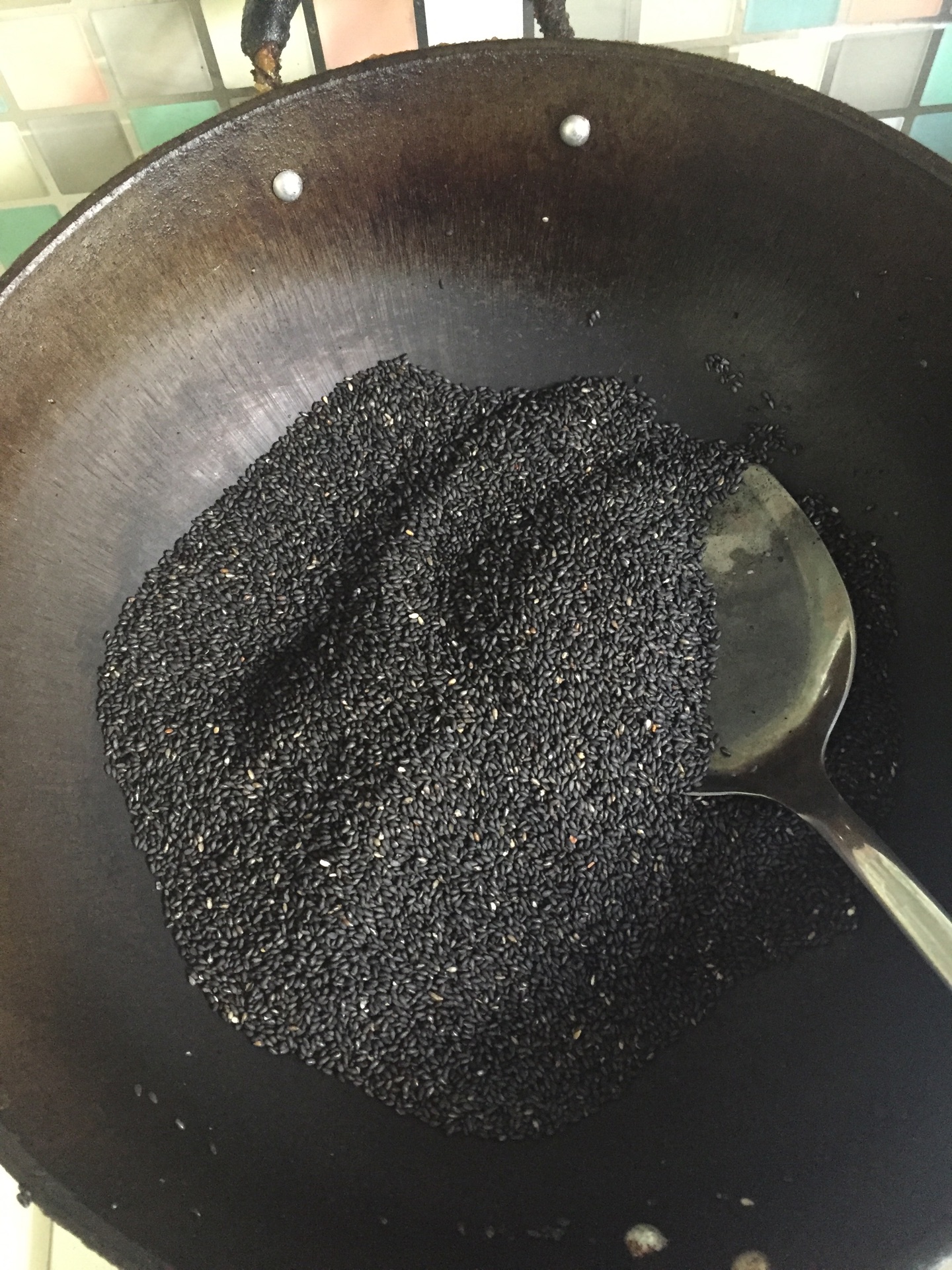 黑豆黑芝麻豆浆的做法图解3