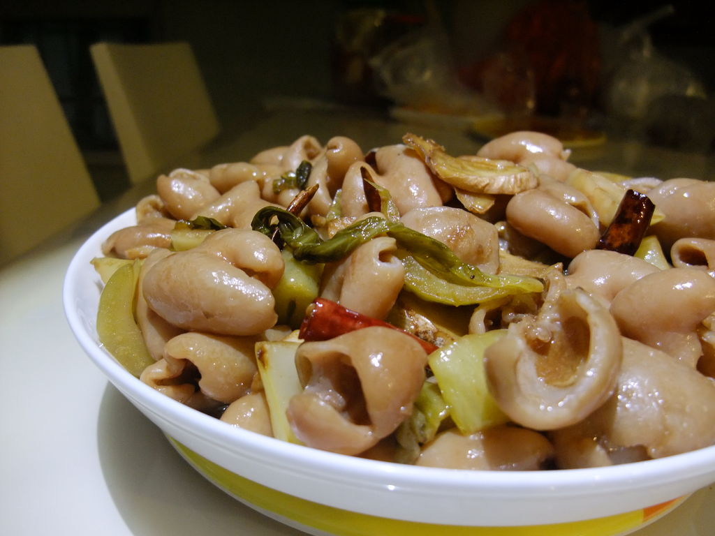酸菜炖猪肚肥肠,酸菜炖猪肚肥肠的家常做法 - 美食杰酸菜炖猪肚肥肠做法大全