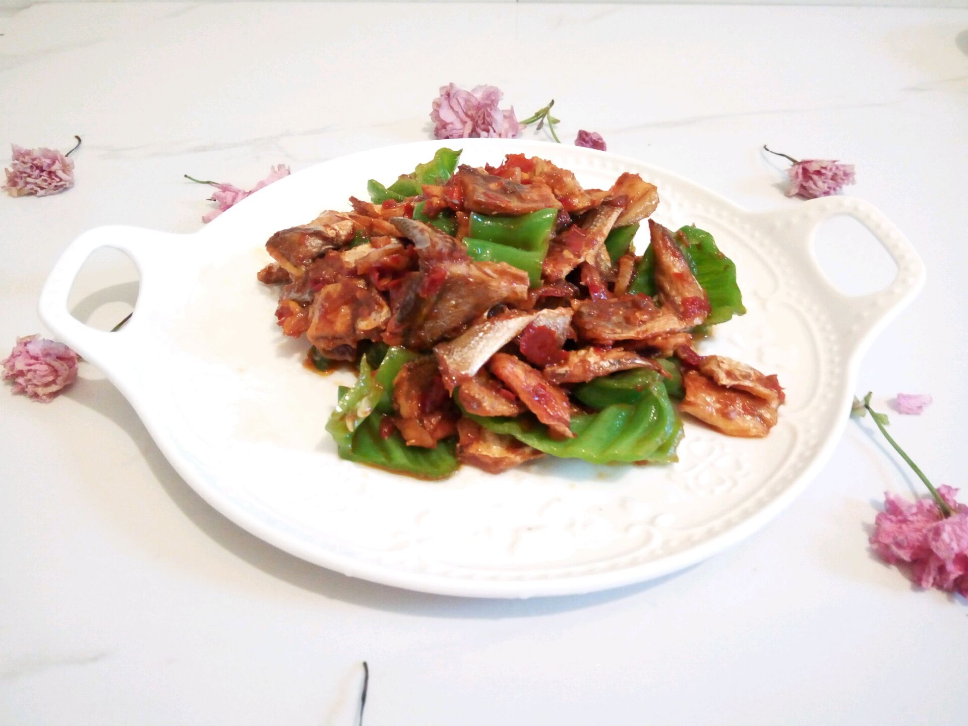 辣椒炒咸鱼#鲜香滋味,搞定萌娃