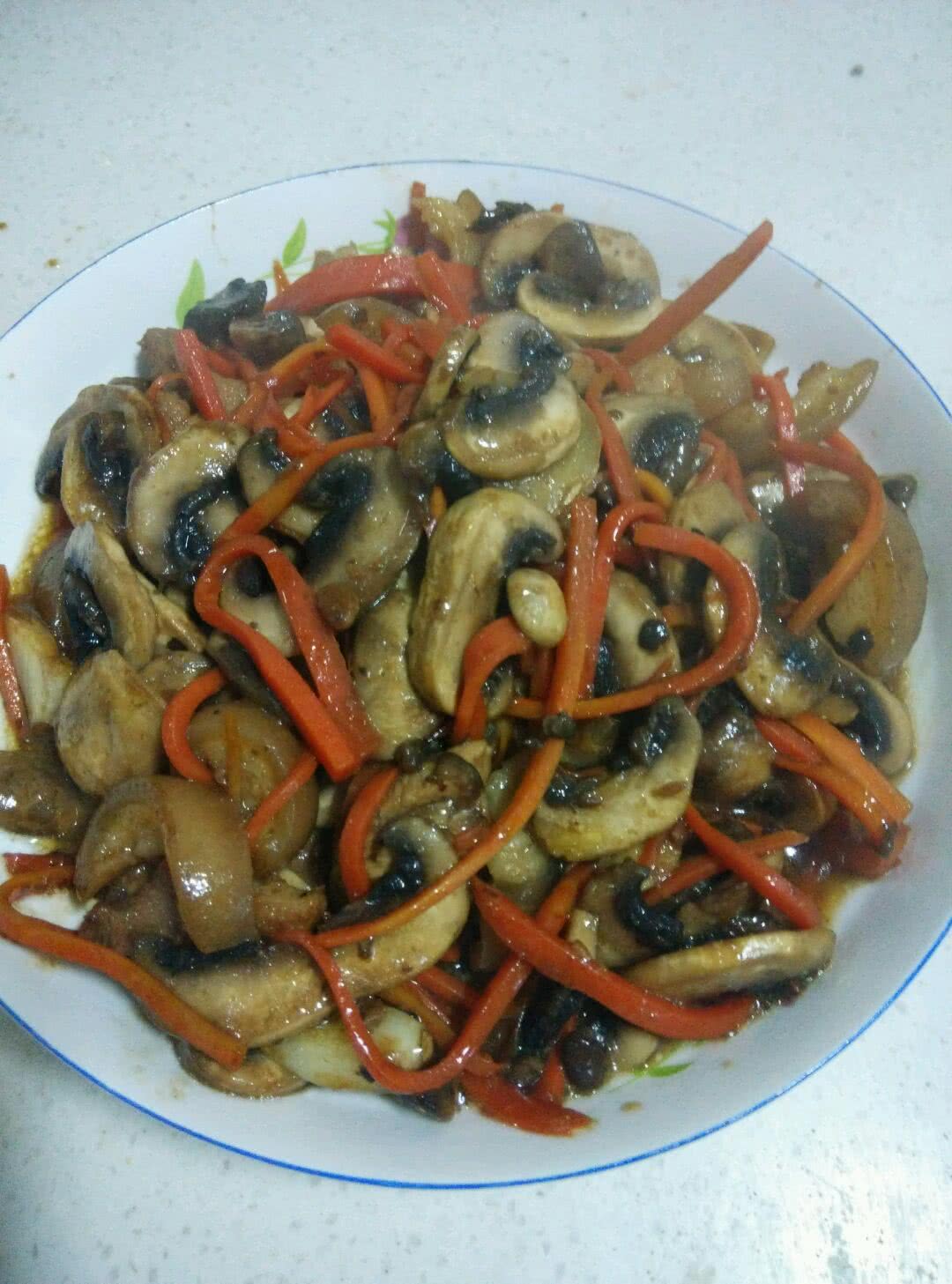 家常菜～孜然味的辣炒蘑菇怎么做_家常菜～孜然味的辣炒蘑菇的做法_豆果美食