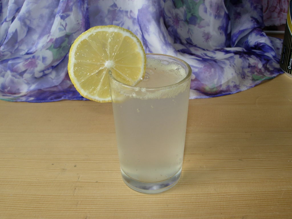柠檬苏打水