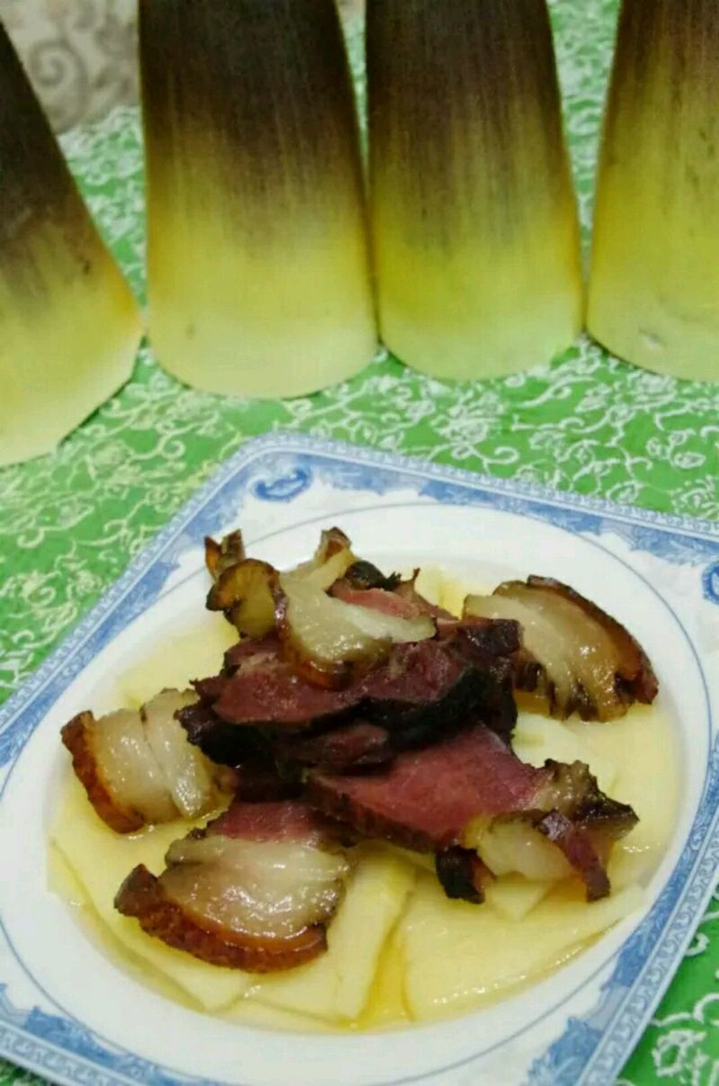 春笋蒸腊肉