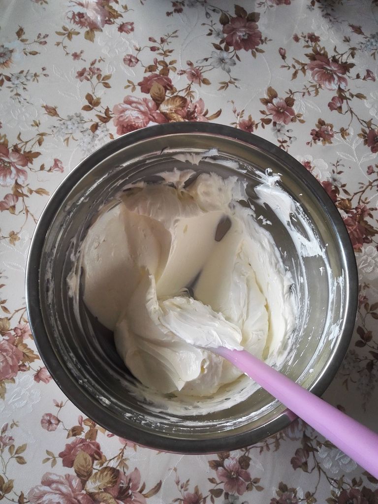 意式奶油霜-内附简易淡奶油奶油霜制作怎么做_意式霜