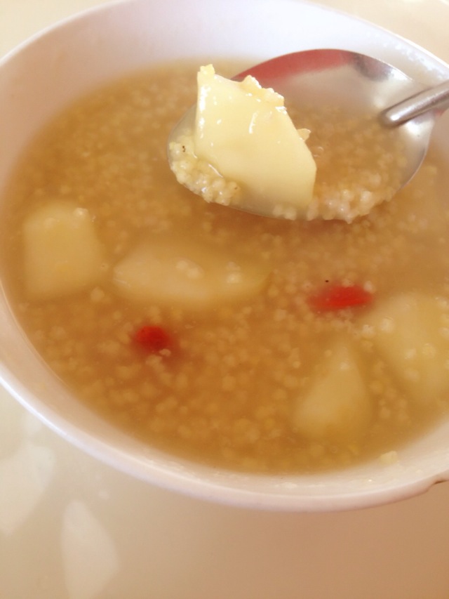 菠菜猪肝粥 山药小米粥 南瓜小米粥 爱心火腿煎蛋 苹果粥 苹果小米粥