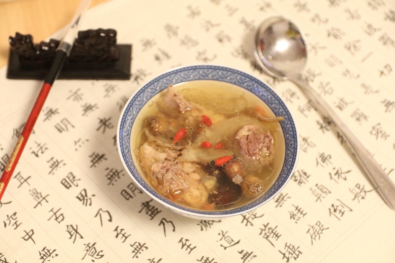 煲汤之花旗参姬松茸鸡汤的做法