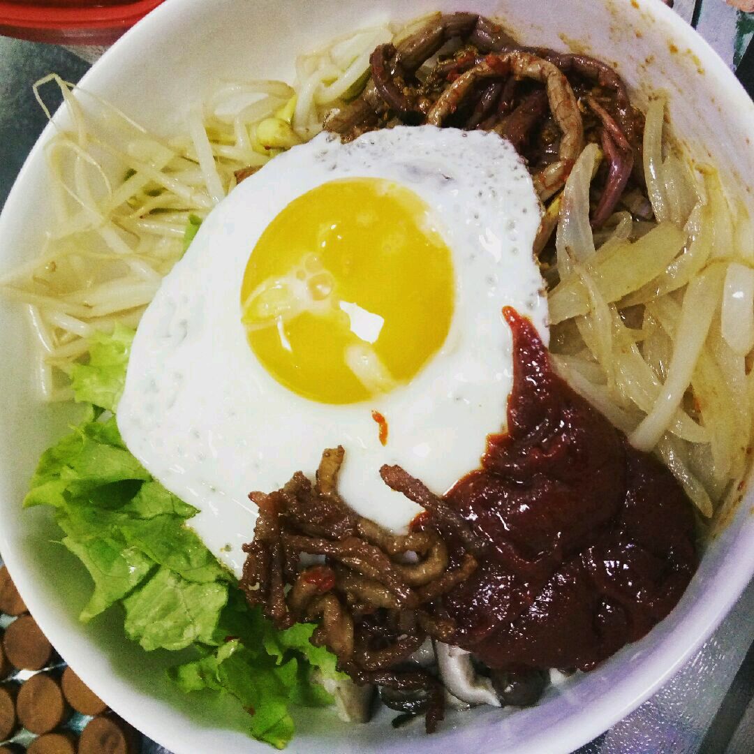 韩式拌饭吃起来