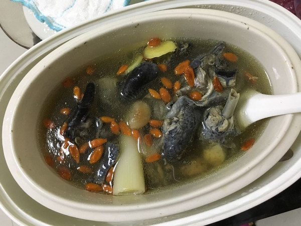 红枣枸杞乌鸡汤