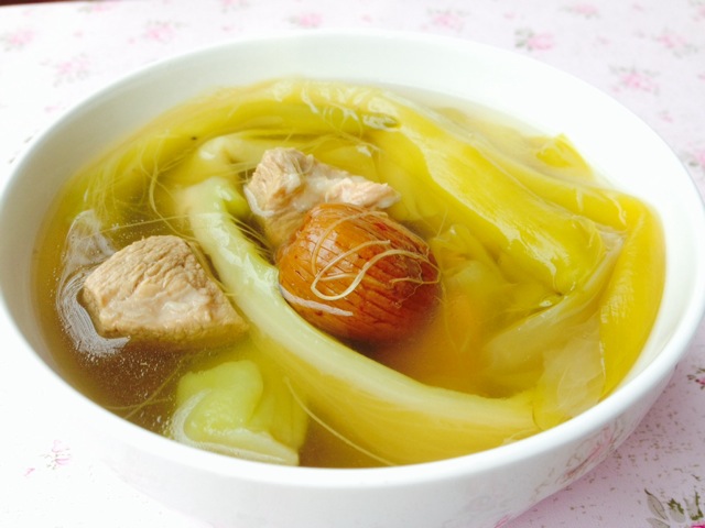 秋季粤式老火汤--霸王花瘦肉汤(滋阴润肺)