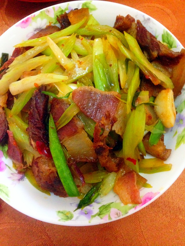 西芹炒腊肉