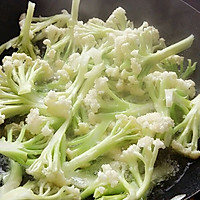 干煸孜然花菜图片4 干煸孜然花菜图片4