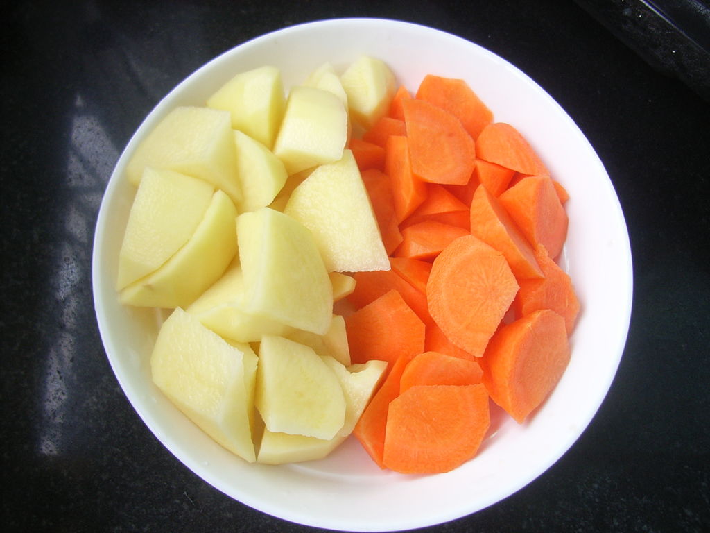 红烧牛肉土豆胡萝卜怎么做_红烧牛肉土豆胡萝卜的做法_豆果美食