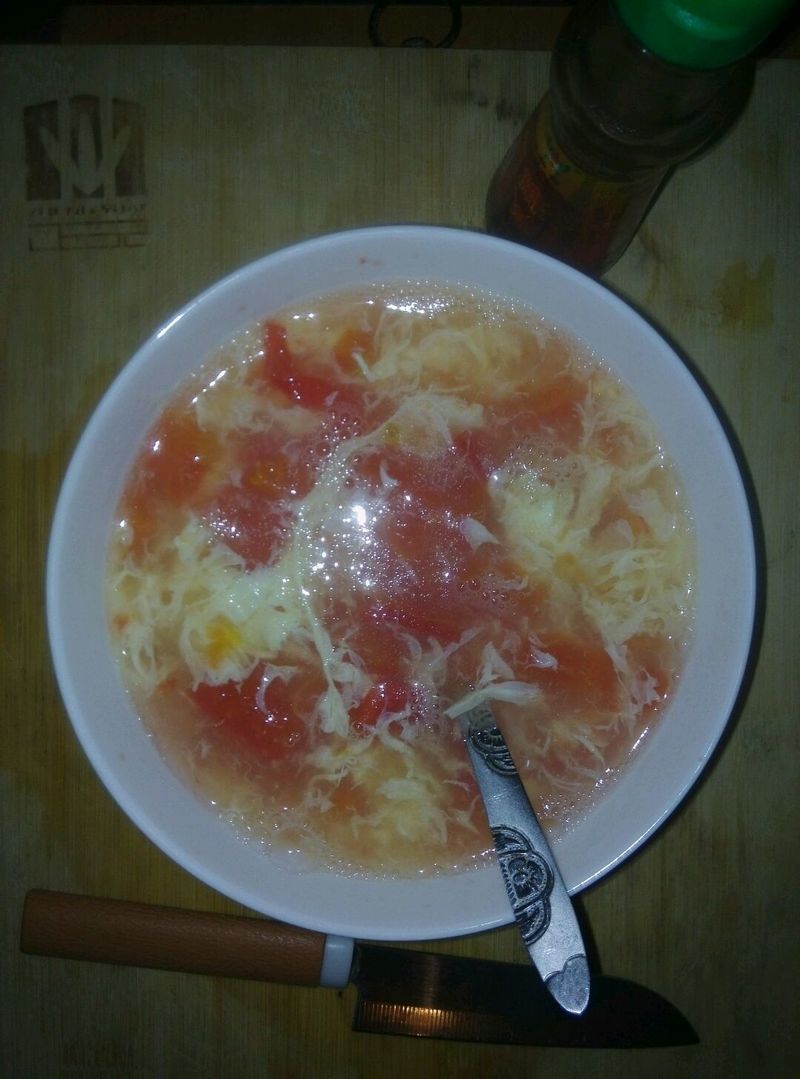 主料 1个 1个 淀粉适量 西红柿蛋汤的做法步骤        本菜谱的做