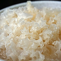 木瓜银耳羹,秋天正确打开方式的做法图解1