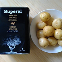 橄欖油香煎小土豆的做法圖解1