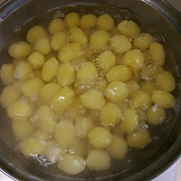 油炸小土豆的做法_【图解】油炸小土豆怎么做