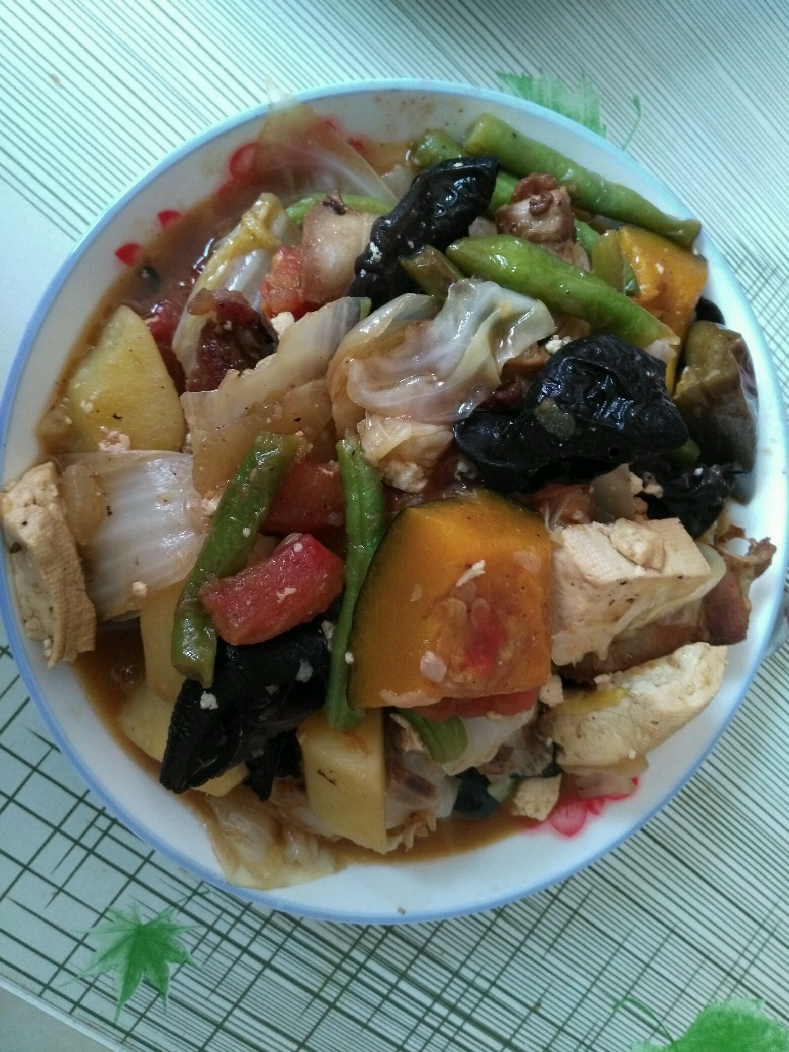 北方的大锅菜为什么非常受欢迎，是因为它有肉有菜，好吃又实惠_哔哩哔哩_bilibili