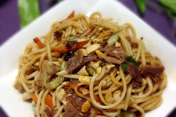 牛肉拌面