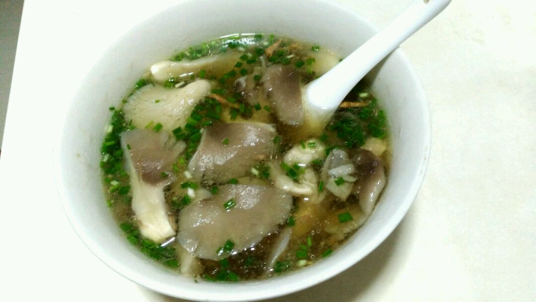 盐适量白胡椒粉适量痛风碎做法的菜谱步骤v痛风:本病人的肉汤的平菇菜谱适合图片