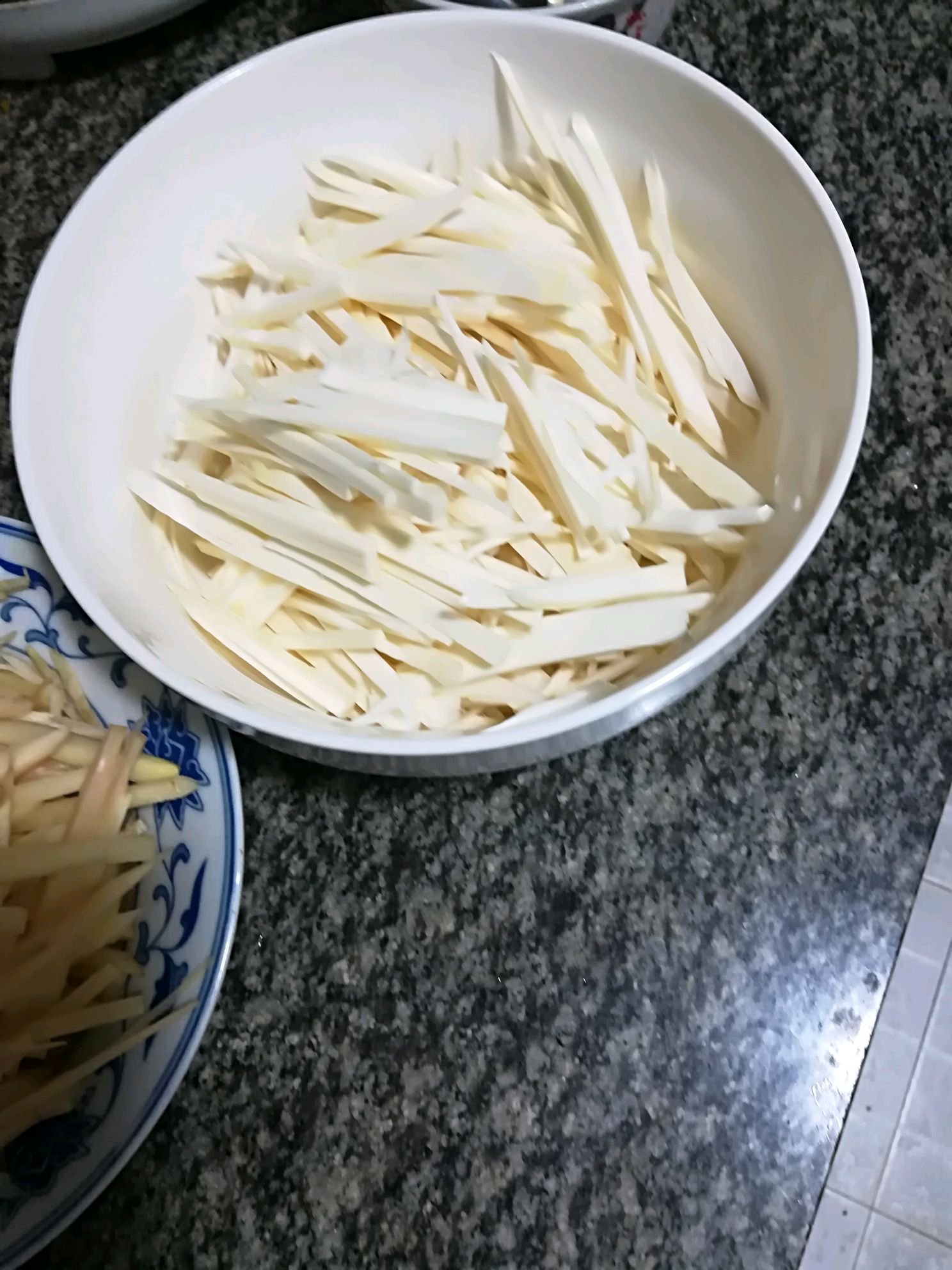 高笋子姜肉丝怎么做_高笋子姜肉丝的做法_豆果美食