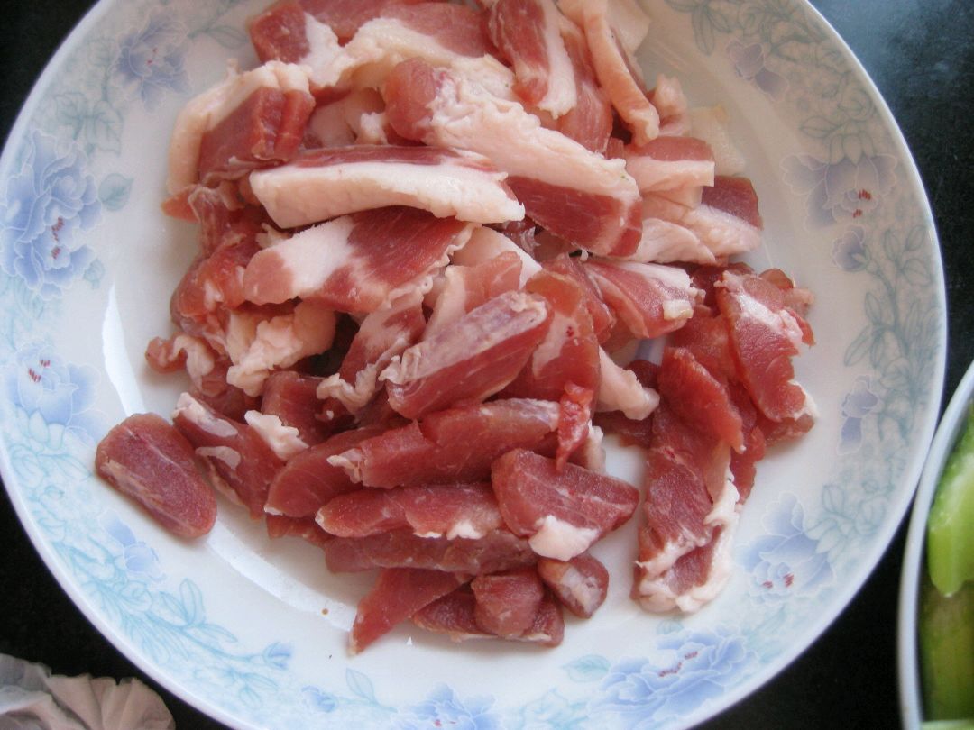 芹菜木耳炒肉片