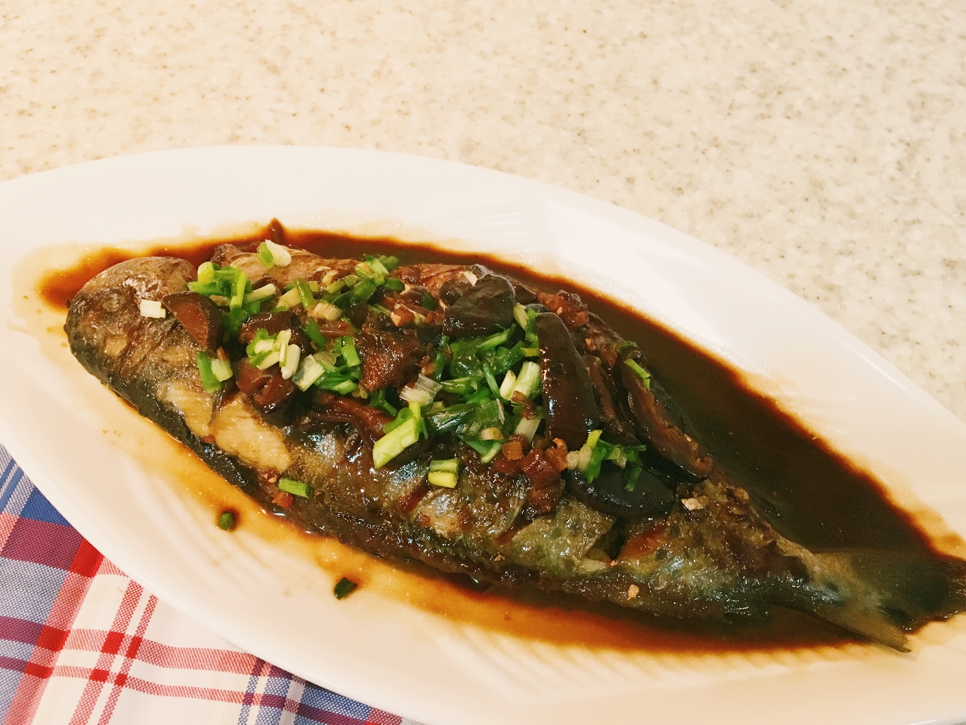 好吃的红烧鲳鱼，最简单的家常做法，香味浓郁，味道超赞 - 知乎