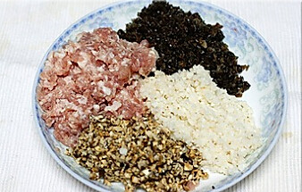 马蹄冬菇蒸肉饼