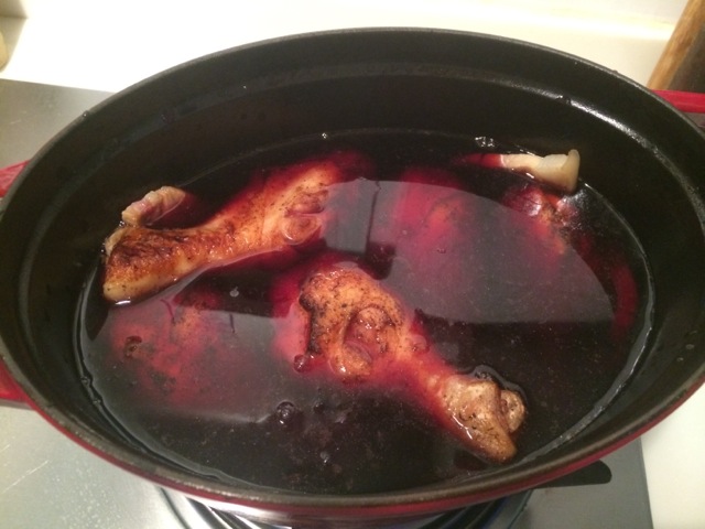 红酒炖鸡coqauvin法式大餐铸铁锅的正途