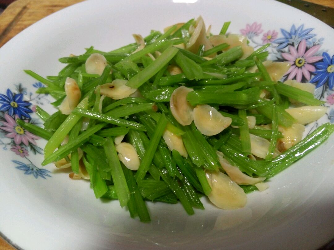 西芹炒百合的做法图解5