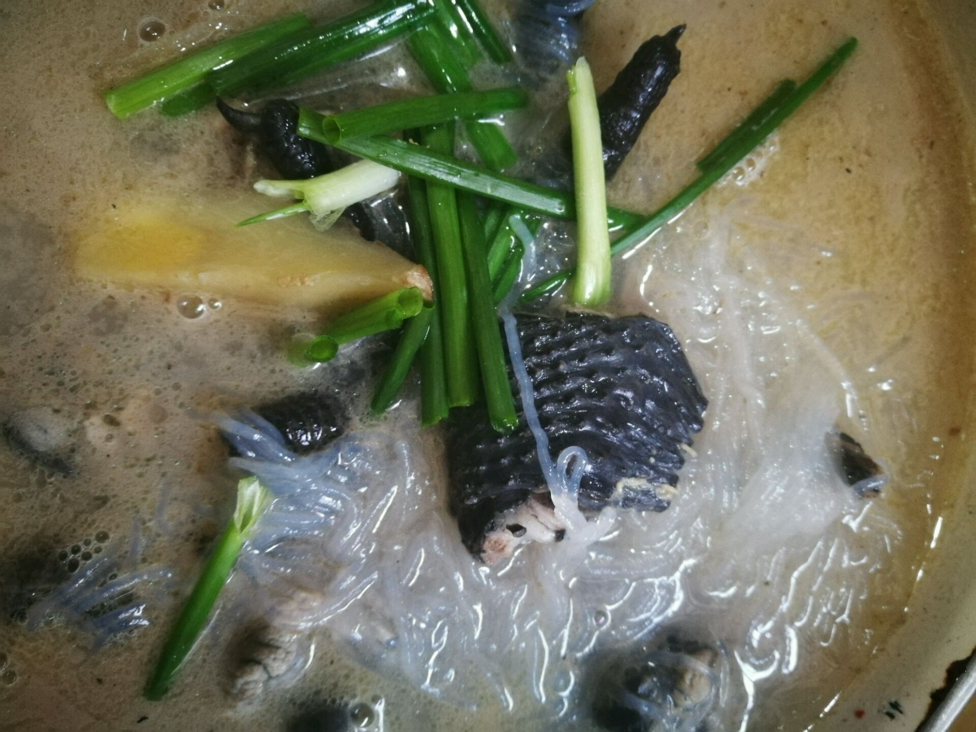 乌鸡粉丝汤
