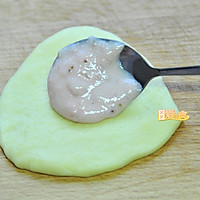 春天草莓季【浪漫草莓乳酪三角包】的做法图解3