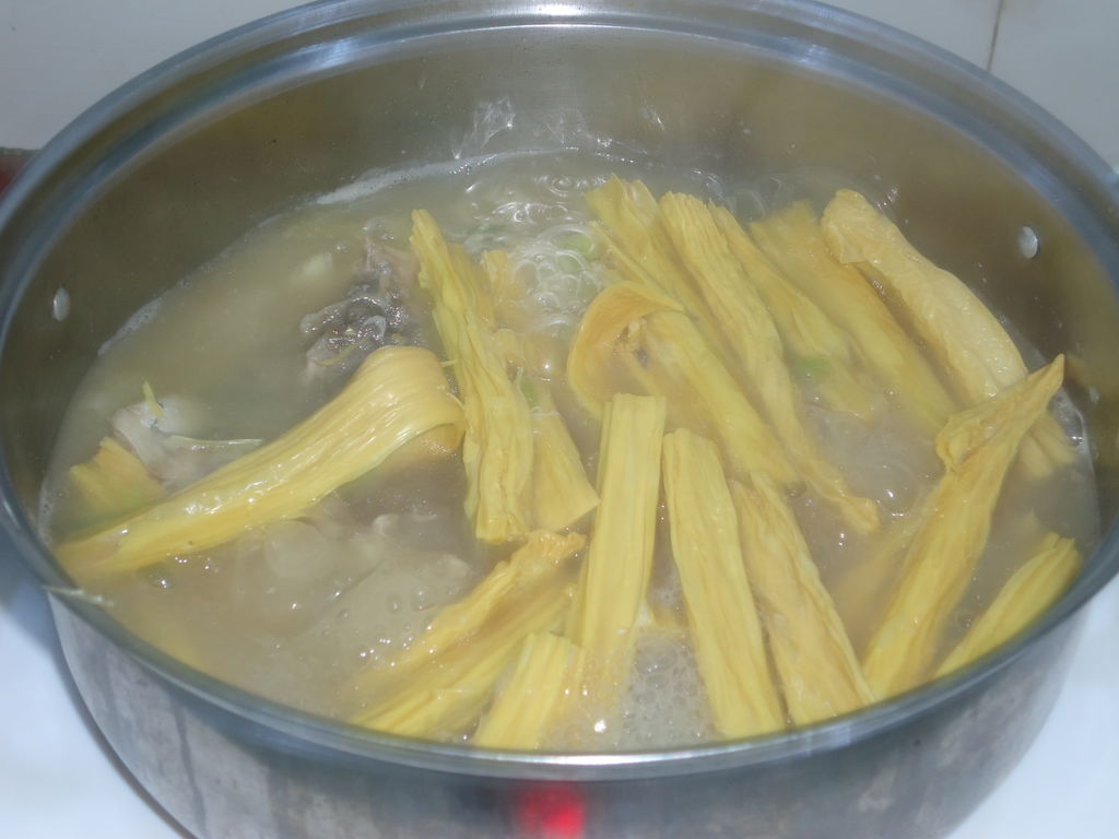 腐竹汤的做法